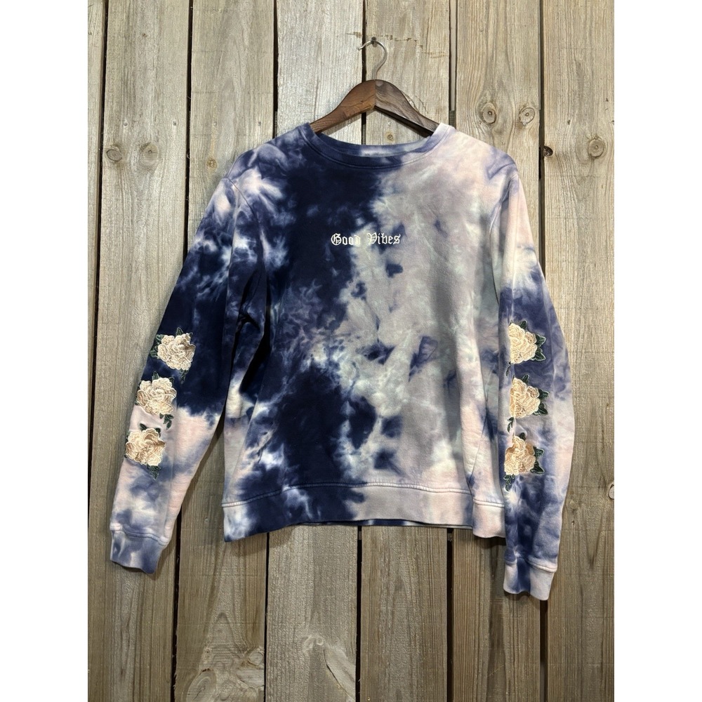 Blind Rooster Good Vibes Med Tie‎ Dye Rose Embroidered Crewneck Sweatshirt